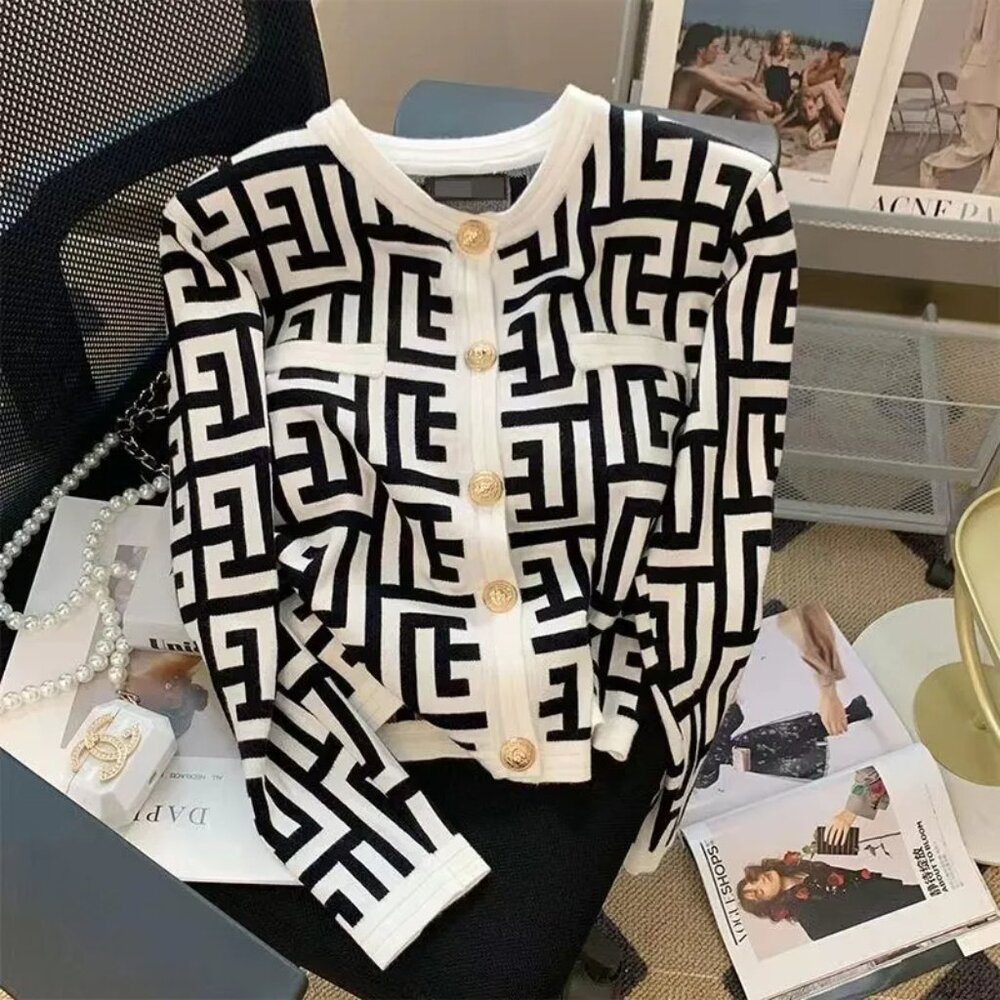 NWT Chic Black & White Geometric Knit Cardigan Sweater Jacket